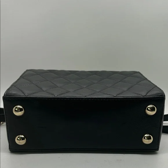 Russell & Bromley Chic Black Quilted Leather Chain Strap Crossbody Bag Purse 🌺🌺 - Picture 4 of 8